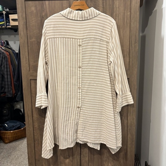 Soft Surroundings Large Standout Striped Asymmetrical Button Down Shirt Tunic - Picture 2 of 12